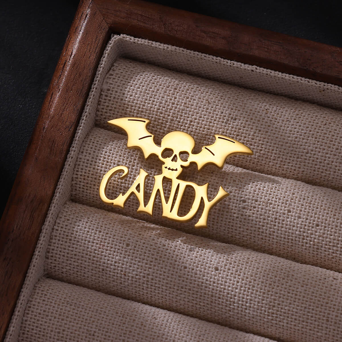Men Accessories Name - Personalisierte Name Skelett Fledermaus Brosche für