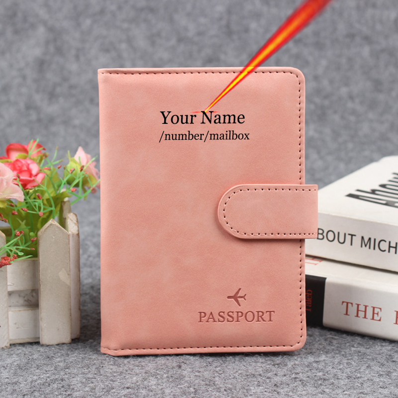 Men Accessories Name - Reisepasshülle mit Magnetknopf, personalisierbar, Name auf