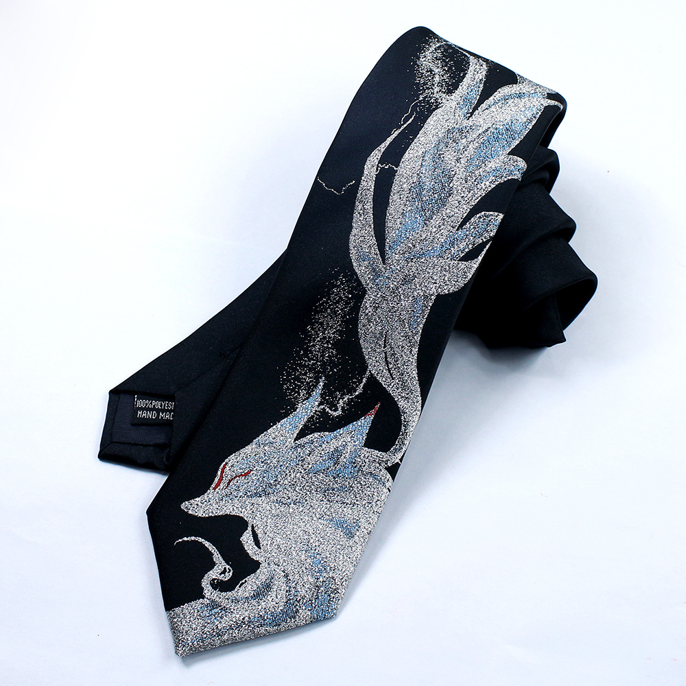 Men Accessories Photos - Modische Krawatte mit Neun-Schwänzigen-Fuchs-Muster, geeignet für